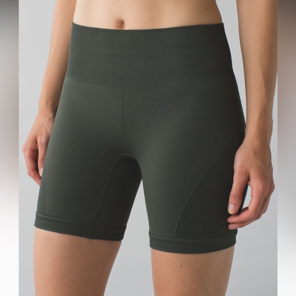 NWT Lululemon Sculpt Short (6